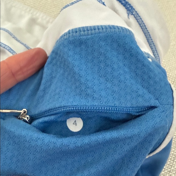 Lululemon Sz 4. Women’s Blue Performance Running Shorts - Picture 3 of 4
